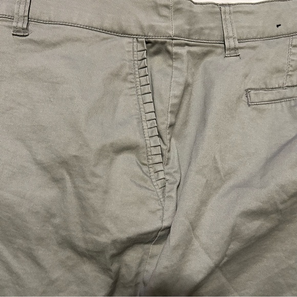 Lane Bryant Women’s‎ Shorts Stretch Waist Comfort Band 24 Sage Green NWOT - Picture 7 of 11